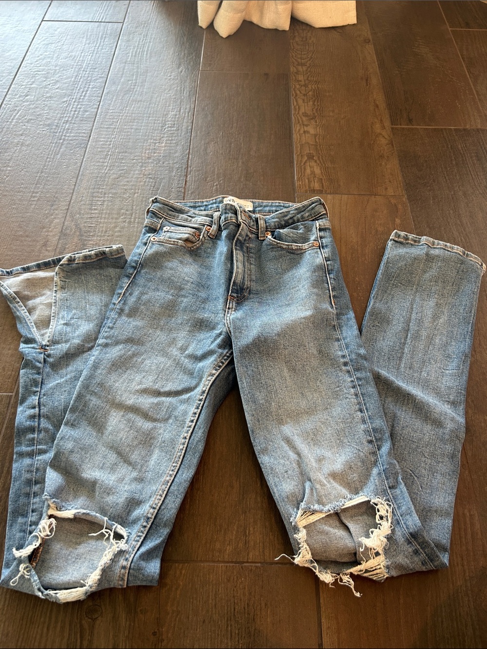 Zara Distressed High-Rise Women's Jeans